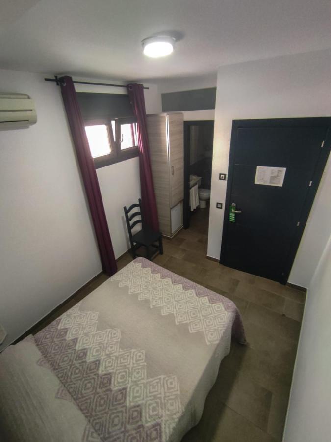Hostal Maria Jose Conil De La Frontera Zewnętrze zdjęcie