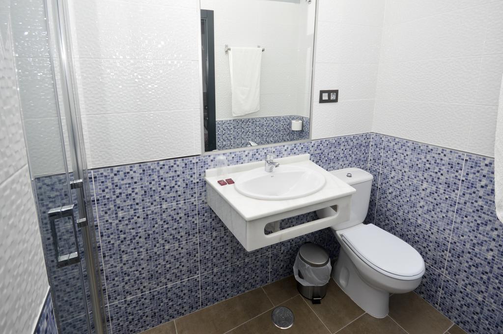 Hostal Maria Jose Conil De La Frontera Zewnętrze zdjęcie